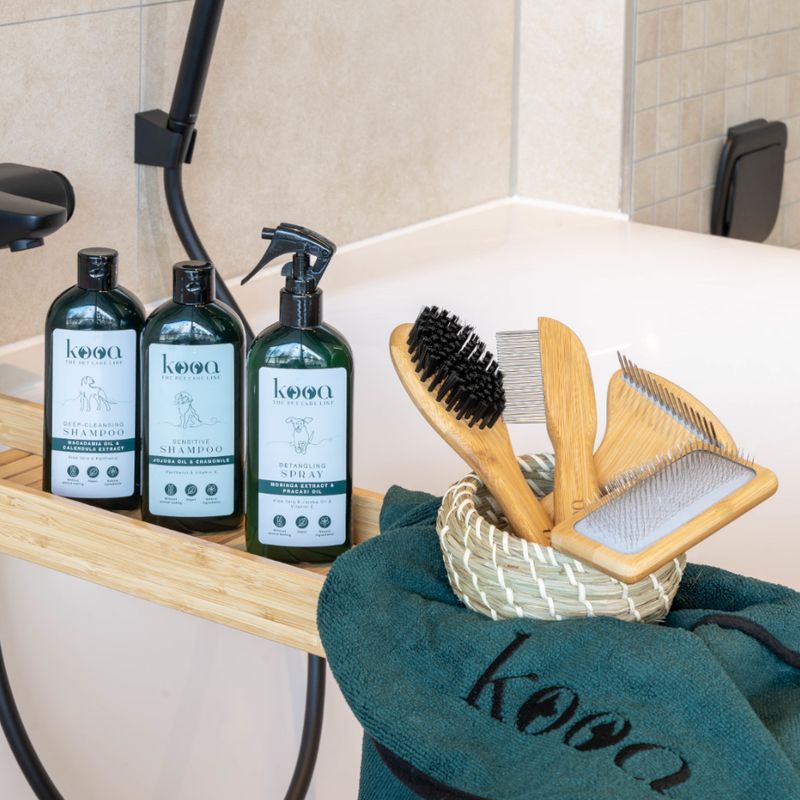 kooa Bamboo Undercoat Rake with Rotating Pins || kooa || view 13